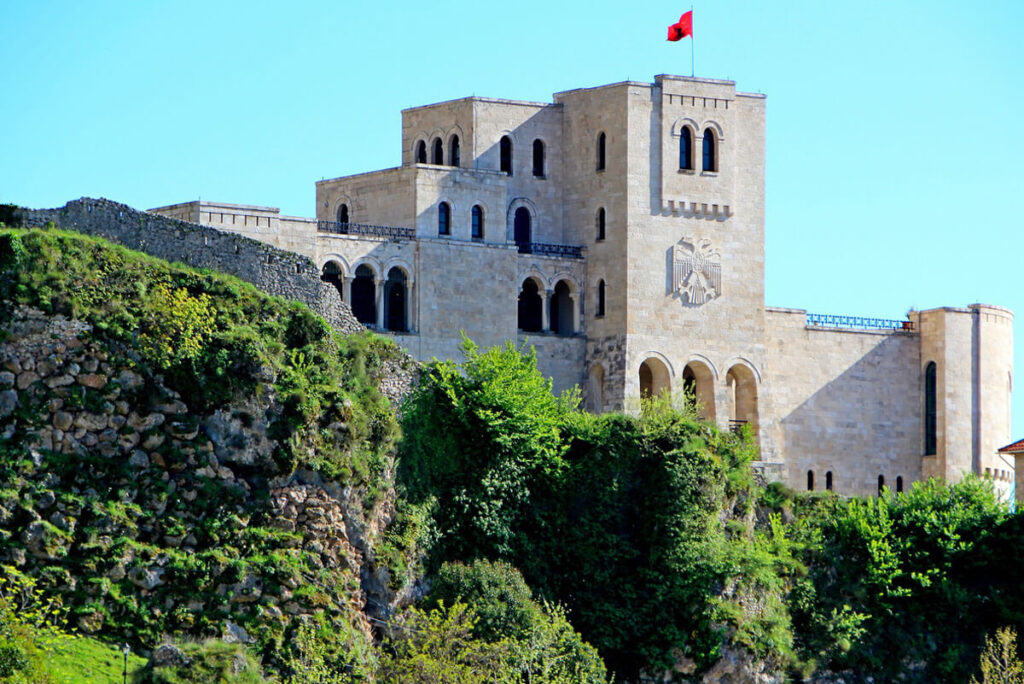 kroja albanija halotravel